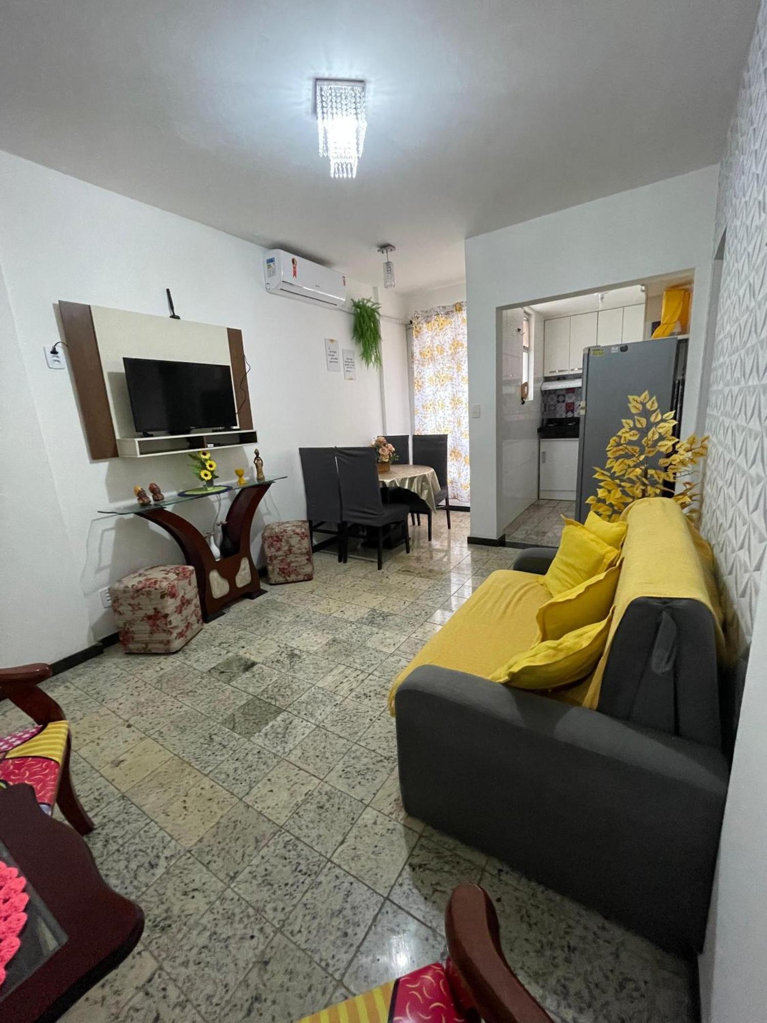 Em Apartment *